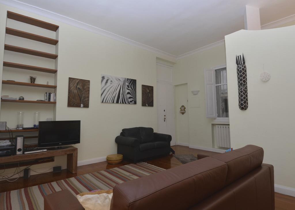 House And The City - Colosseum Apartments Рим Номер фото